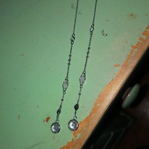 Kendra Scott dangly pull through earrings